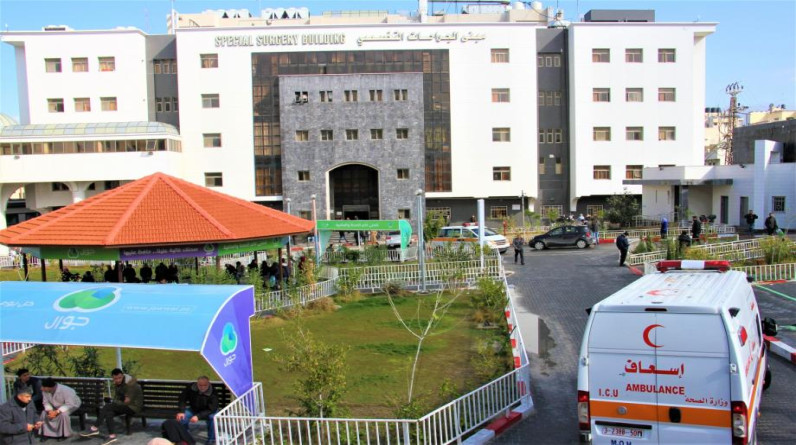 جيش الاحتلال ينسحب من مجمع الشفاء الطبي بعد تفجير مرافق بالمستشفى